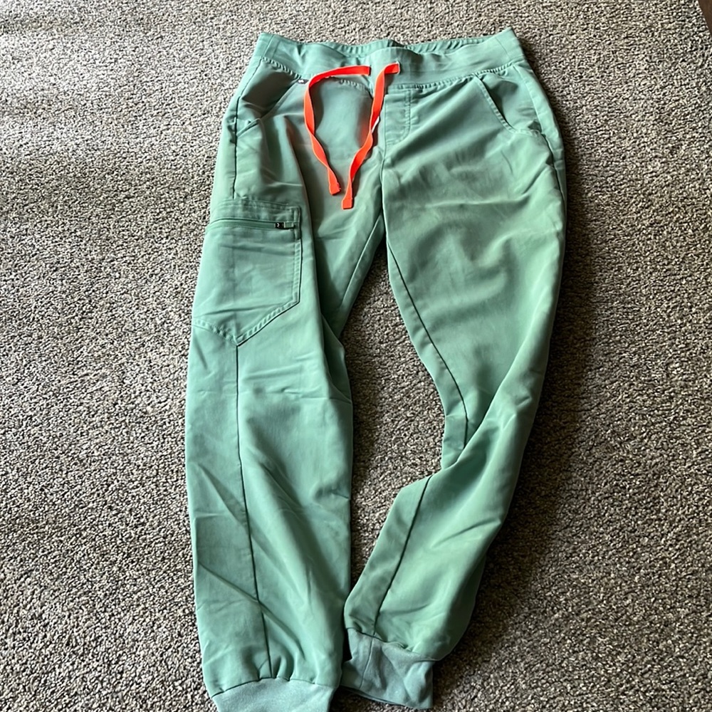 Figs jogger scrub pants